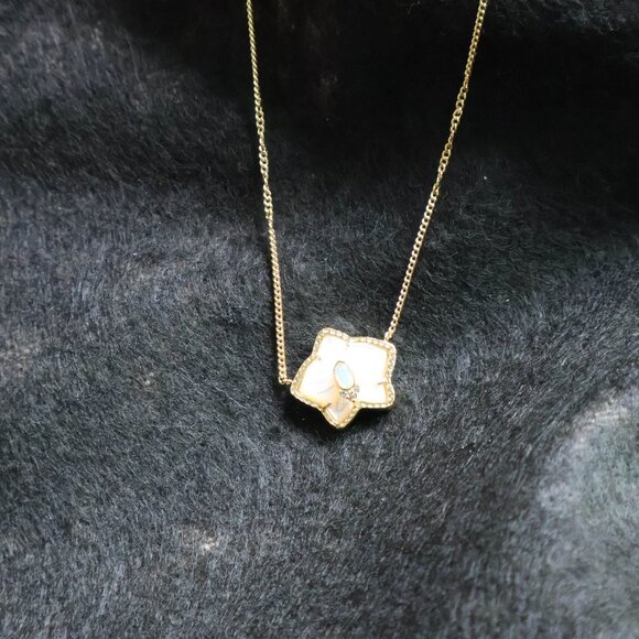 Kendra Scott Joelle Orchid Gold Necklace Ivory Mother-of-Pearl - Picture 2 of 2